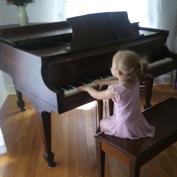 Meet your Posher, Julie - Picture 1 of 1